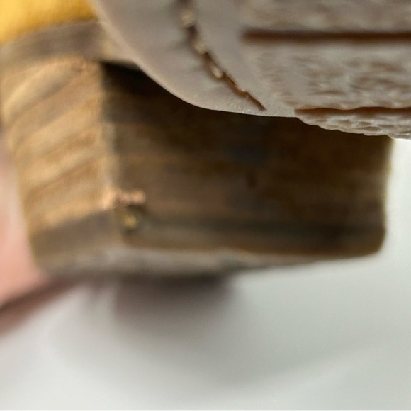 Born Camel Brown Leather Outside Zipper Ankle Boots Size 7.5 Almond Toe - Picture 13 of 16